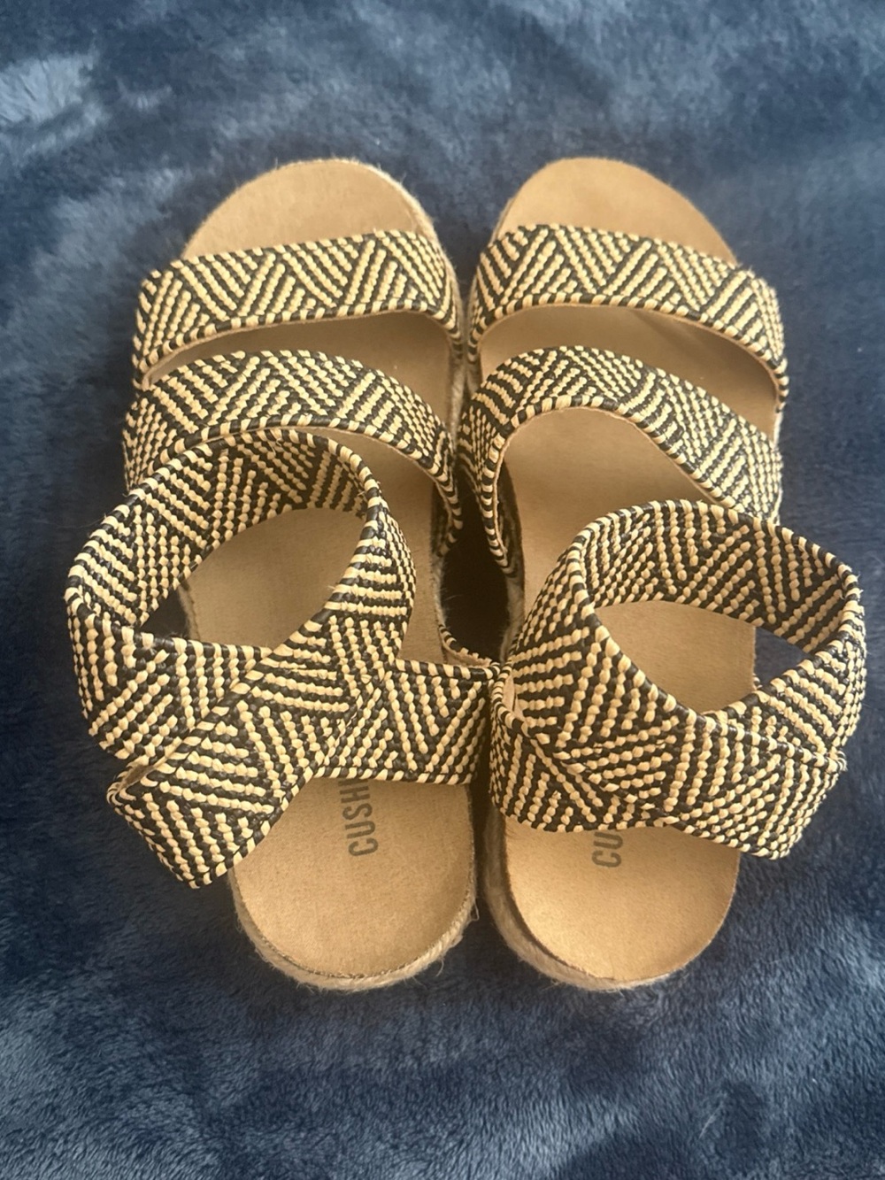 New Women’s Size 6.5 Cushioaire Naomi Elastic Strap Cork Wedge Sandal Brown Tan